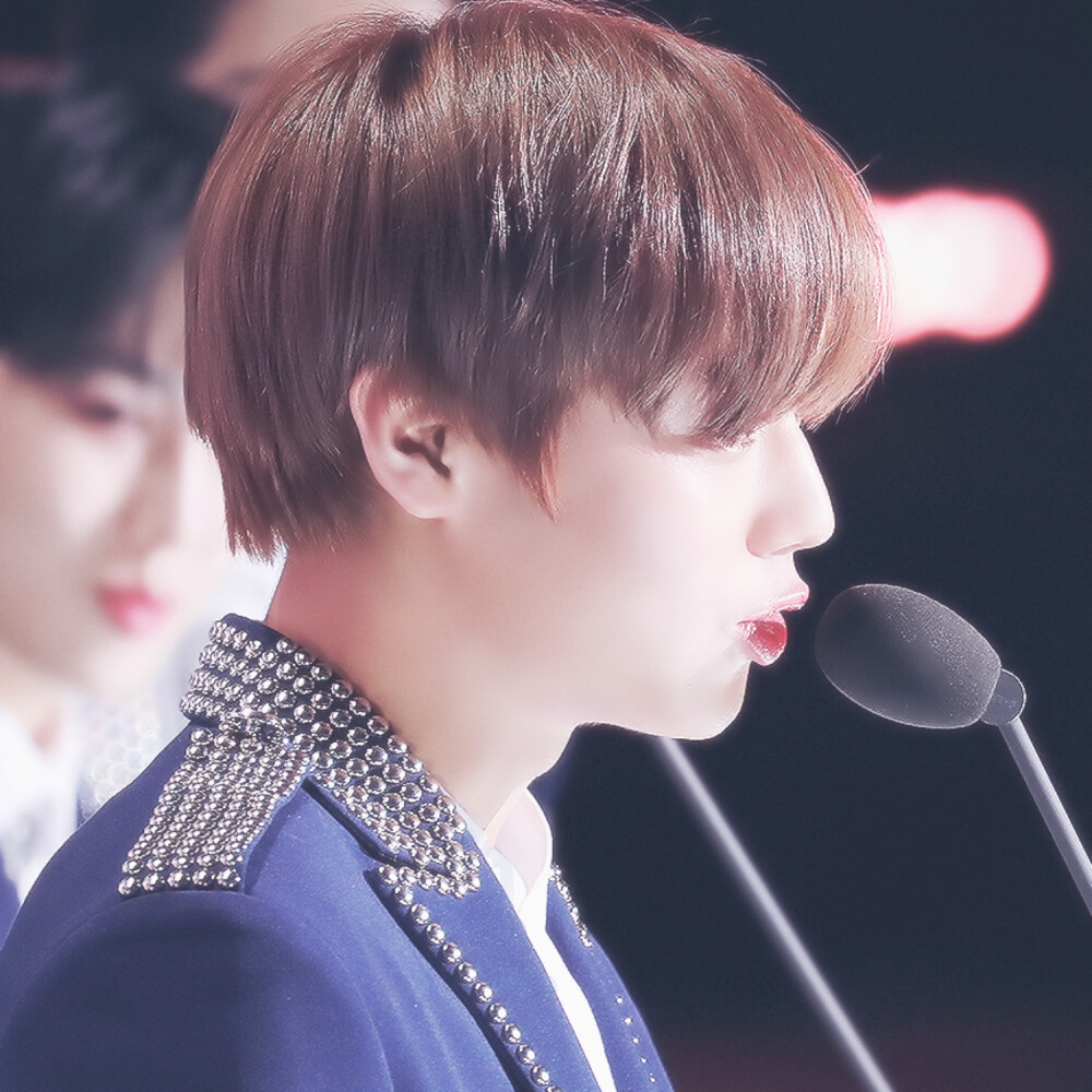 朴志训头像经年