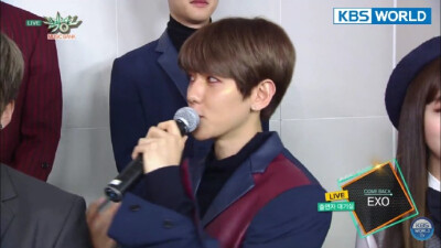 灿白 初舞台后台采访 我滴妈盯着看好甜啊啊啊啊