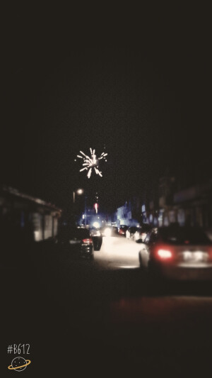 四下无人的街，随意飘零的灵魂