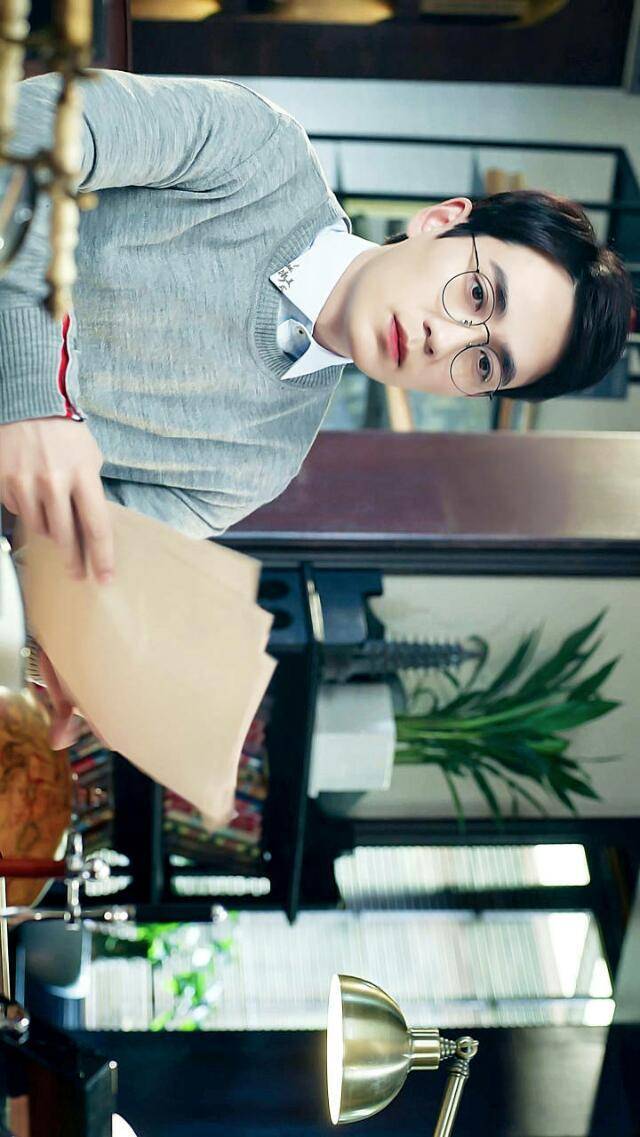 对于巍巍的感觉，是好像最爱的那个前任