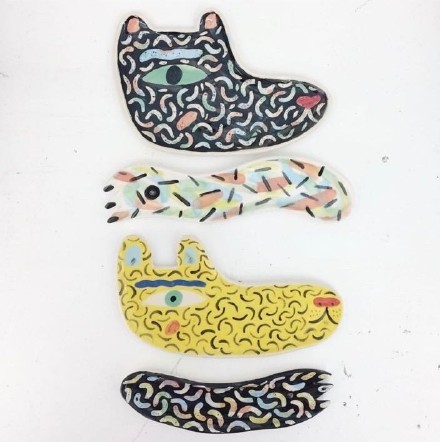 太喜欢这种看起来笨笨拙拙又十分可爱的陶器啦，陶艺家Laura Bird赋予了泥巴们坚硬又快乐的质地