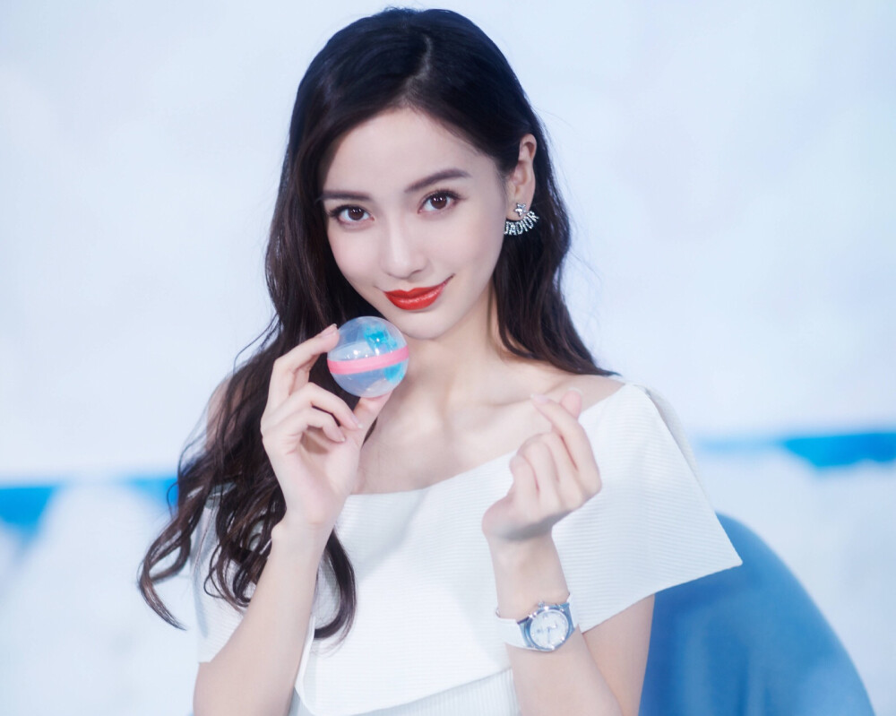 angelababy //181104 魔都网红地标立白体验馆