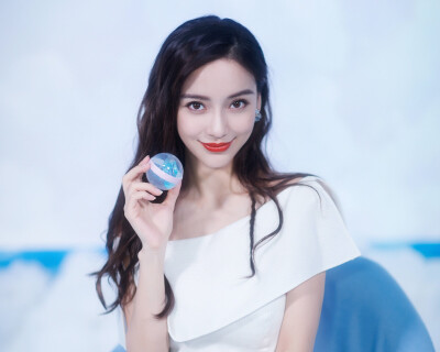 angelababy //181104 魔都网红地标立白体验馆