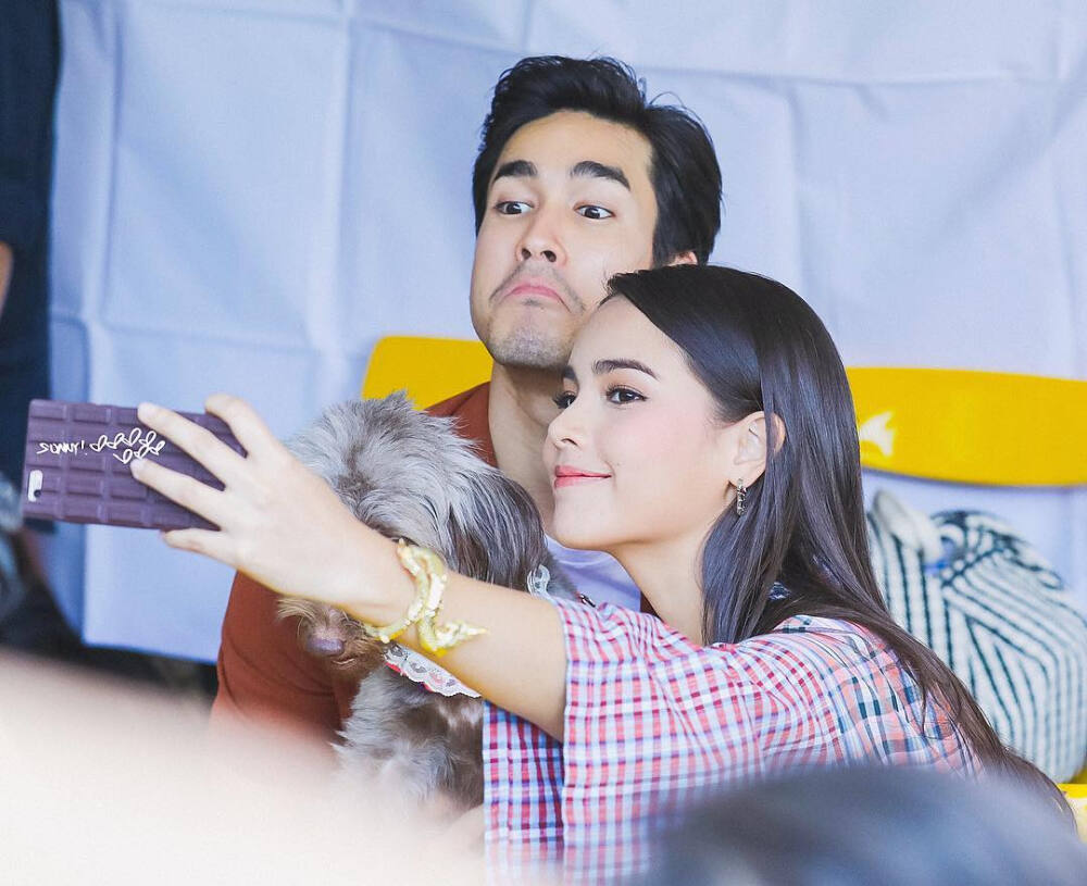 Yaya Urassaya Sperbund-Barry Nadech Kugimiya/naya