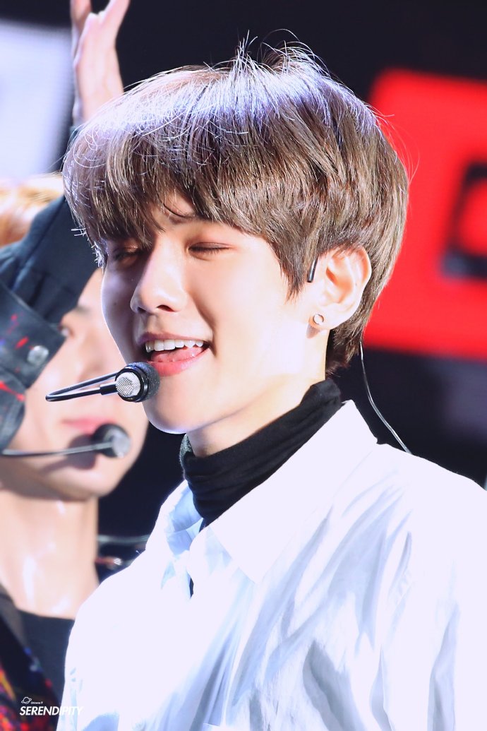 边伯贤 .BAEKHYUN【更图】181102 DON'T MESS UP MY TEMPO SC【SERENDIPITY】