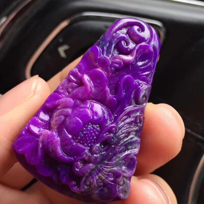 舒俱来雕刻牌吊坠