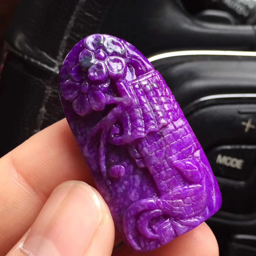 舒俱来雕刻牌吊坠