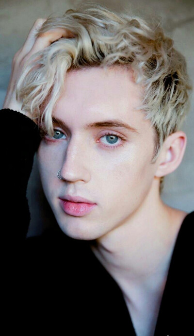 戳爷 Troye Sivan 希文