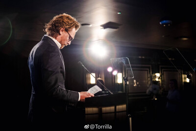 汤姆希德勒斯顿
抖森