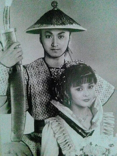 何家劲，关之琳