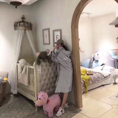 （国内现货）Balenciaga 夜光风衣 特价️