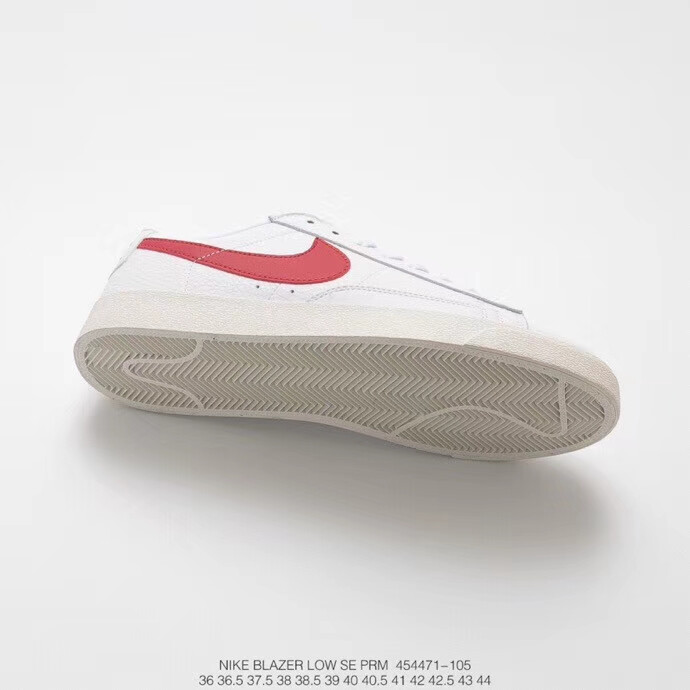 耐克Nike Blazer Low 开拓者百搭板鞋“全白米白底红勾”！
货号：454471-105