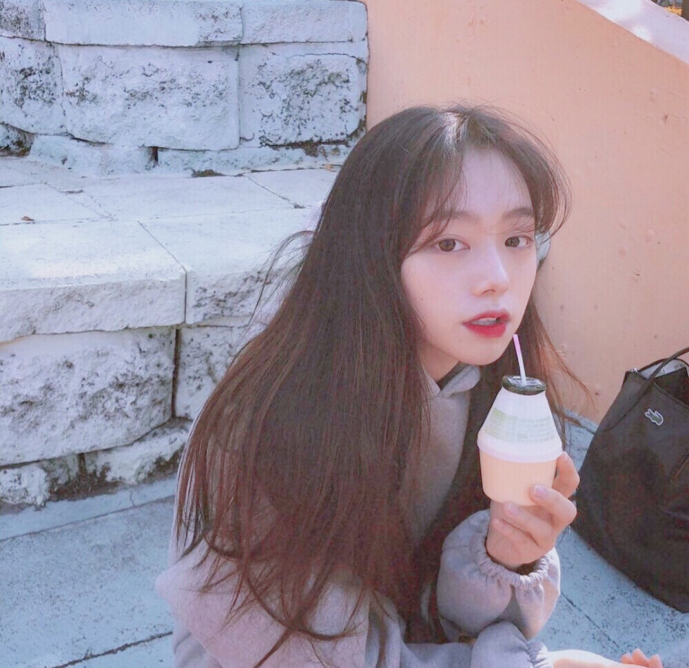 野洵 气质女
喜收藏 禁二传。