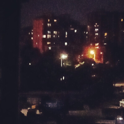 一个人流浪街头的日子，。