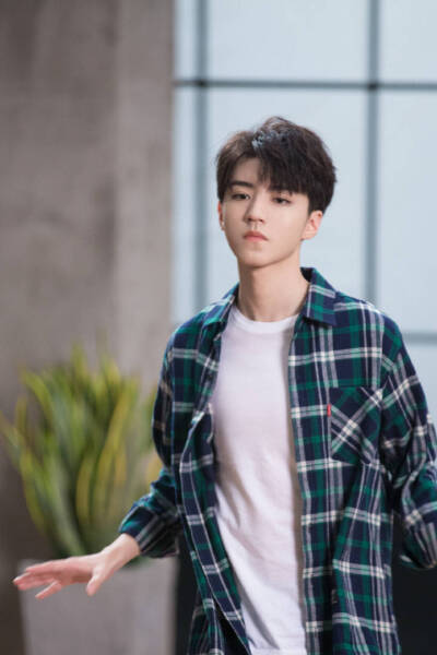 会发光的王俊凯