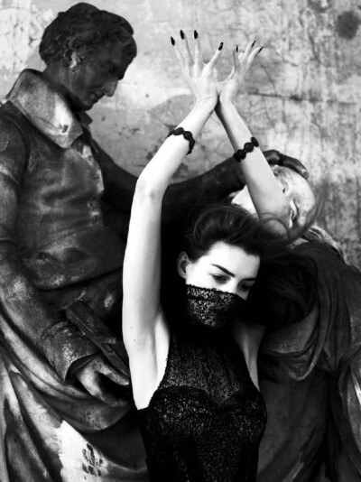 Interview Magazine (2011)
Anne Hathaway by Mert Alas ​​​