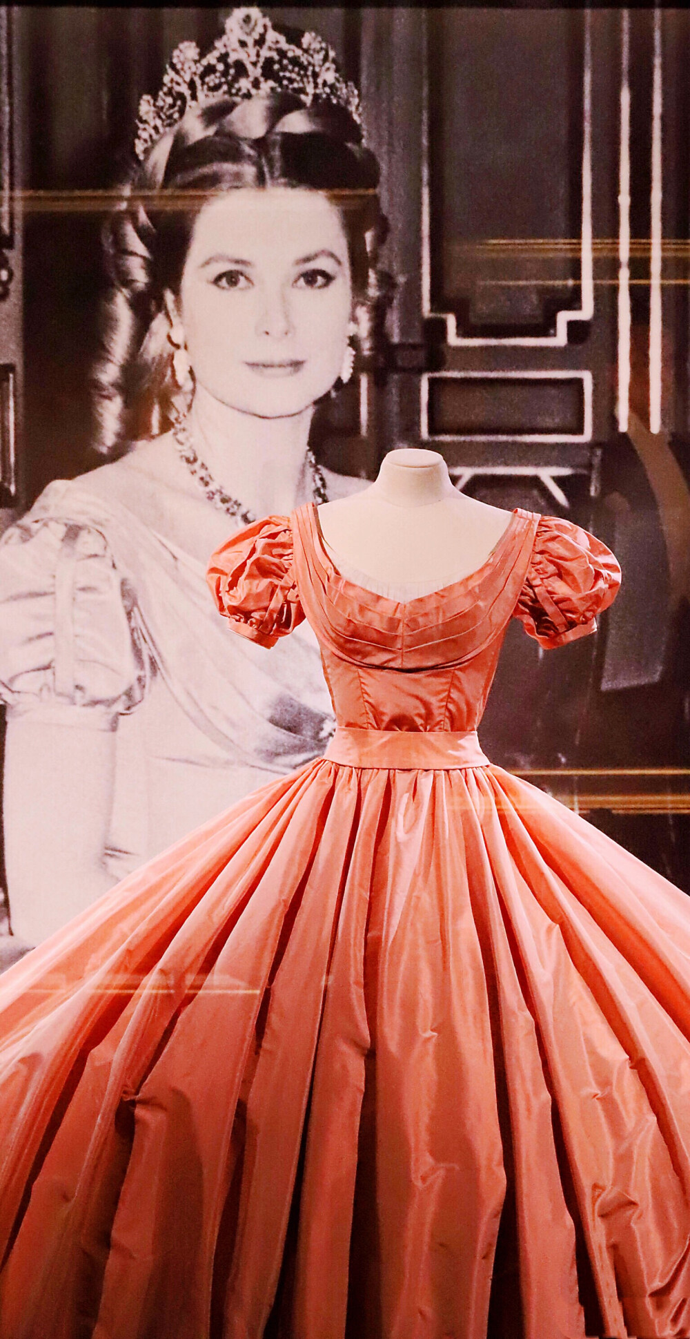 格蕾丝王妃的裙子