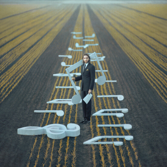 人间童话 | 梦幻现实主义摄影作品（来自：Oleg Oprisco）