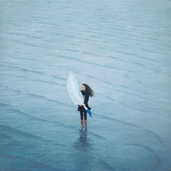 人间童话 | 梦幻现实主义摄影作品（来自：Oleg Oprisco）