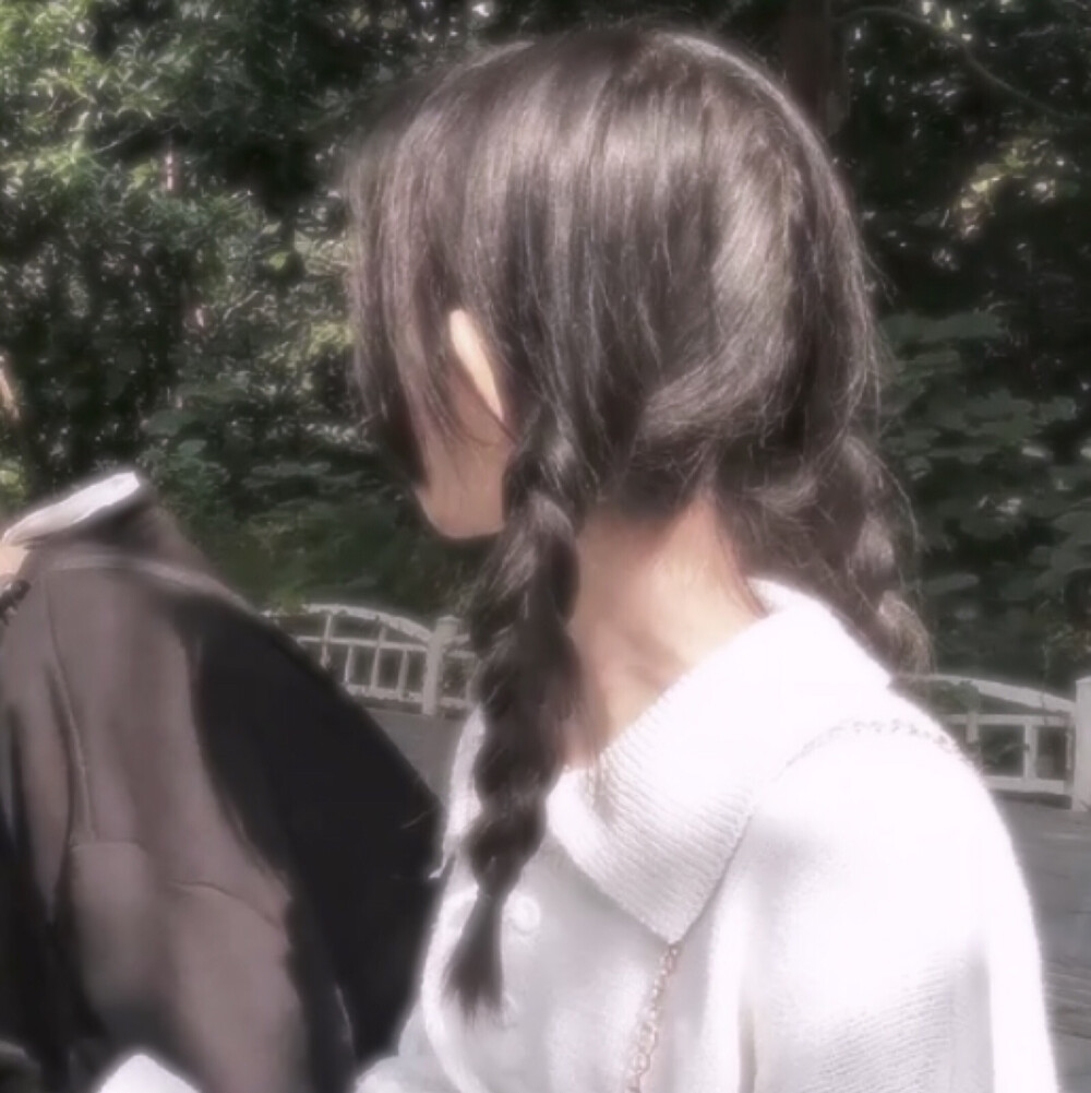 情侣头像 自截自调
二传注明 忆妤