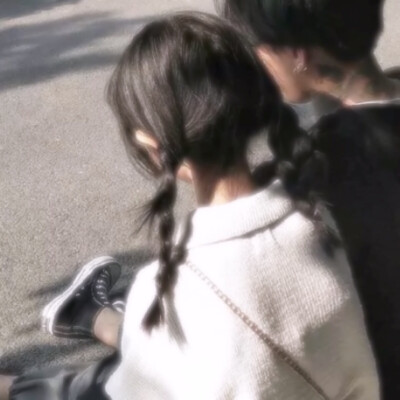 情侣头像 自截自调
二传注明 忆妤