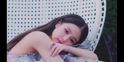 # Jennie Kim?
# 金珍妮?
# BlackPink?
# SOLO?