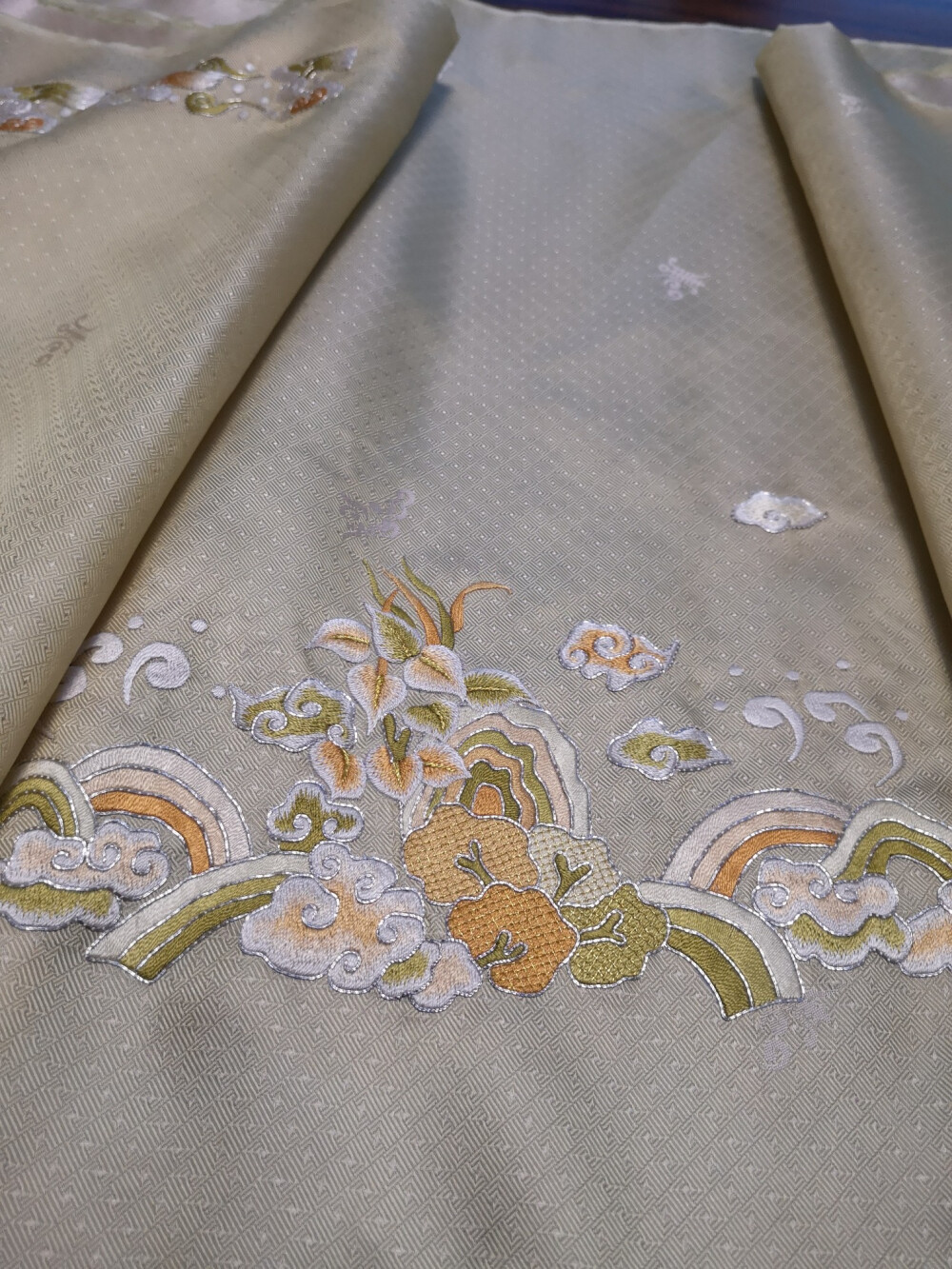 真丝手绣布料