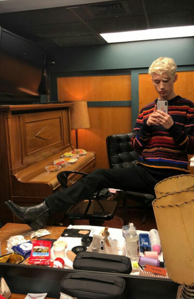 戳爷 troye sivan 特洛耶希文 自截 ins [杨晋戈]