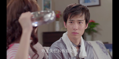 吴昊泽是在我叫郝聪明之笨蛋爱上两个你这部电视剧演的是两个角色，第一个是池氏集团公司的池墨总裁，还有一个是温柔体贴可爱暖男的宋晓晓。