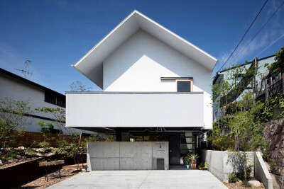 位于日本兵库县的私人住宅 Yurakuyama house | 由建筑工作室Container Design 设计 | cd-aa.com