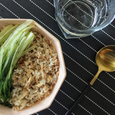 午餐 金枪鱼拌饭