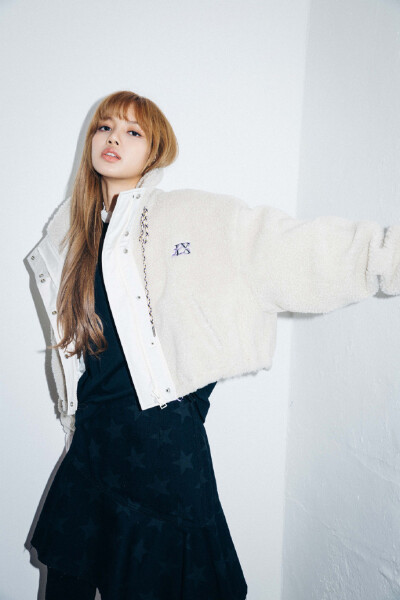 180921 HYPEBAE更新LISA代言图 lisa