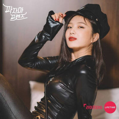 朴秀荣 Joy 朴秀英
Red velvet成员