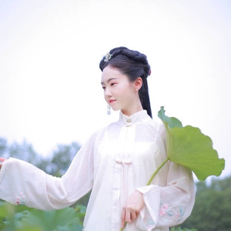 自截 古风女头 凭栏听风