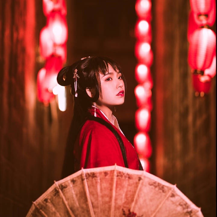 自截 古风女 灯火阑珊处