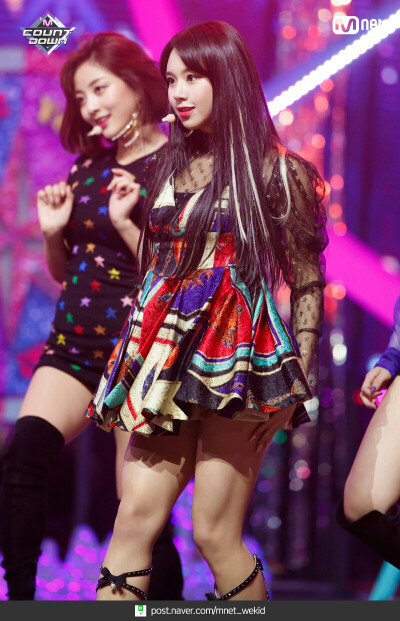 孙彩瑛 Chae Young
女子组合TWICE成员