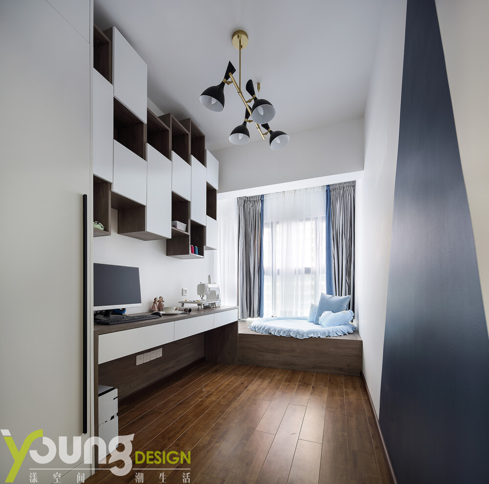 项目名称：识途
项目设计：深圳漾空间设计有限公司
软装实施：越过山丘家居生活馆
项目地点：深圳深业东岭
项目面积：120平
装修风格：现代轻奢