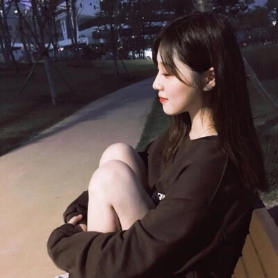 反正爱谁都没结果到不如见一个爱一个