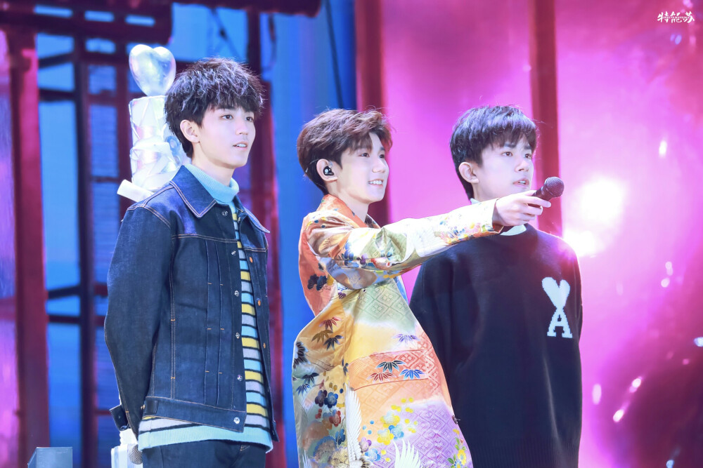 tfboys 王俊凯王源易烊千玺