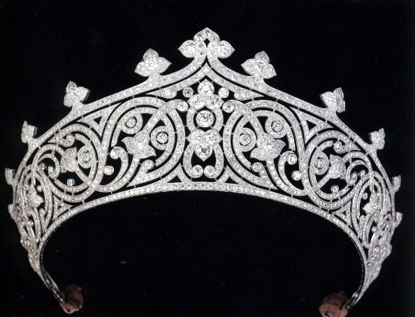 曾属于蒙巴顿伯爵夫人埃德温娜的钻石王冠约在1910年制造