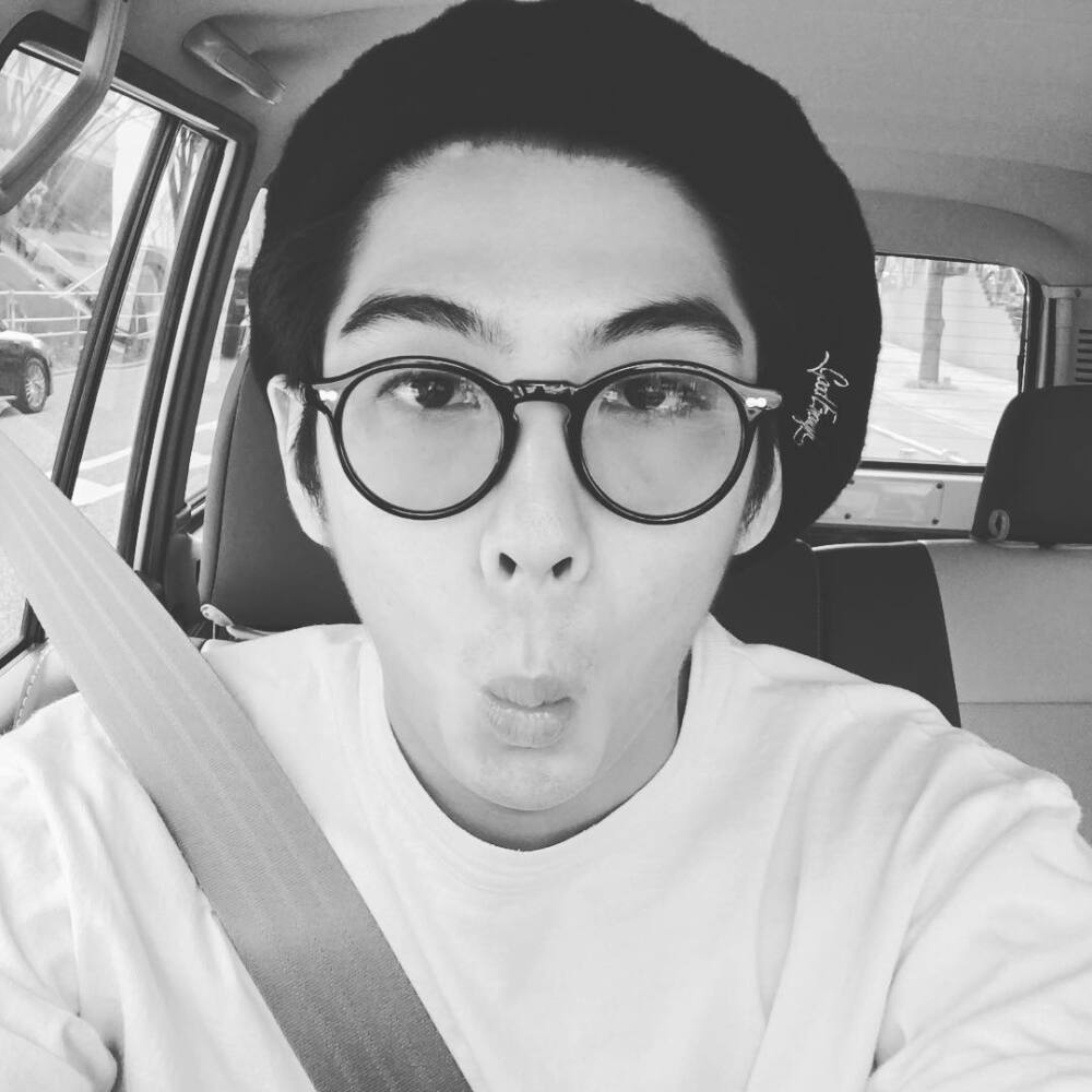 贺来贤人ins日常