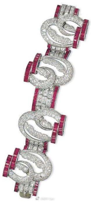  Art Deco diamond and platinum bracelet ​