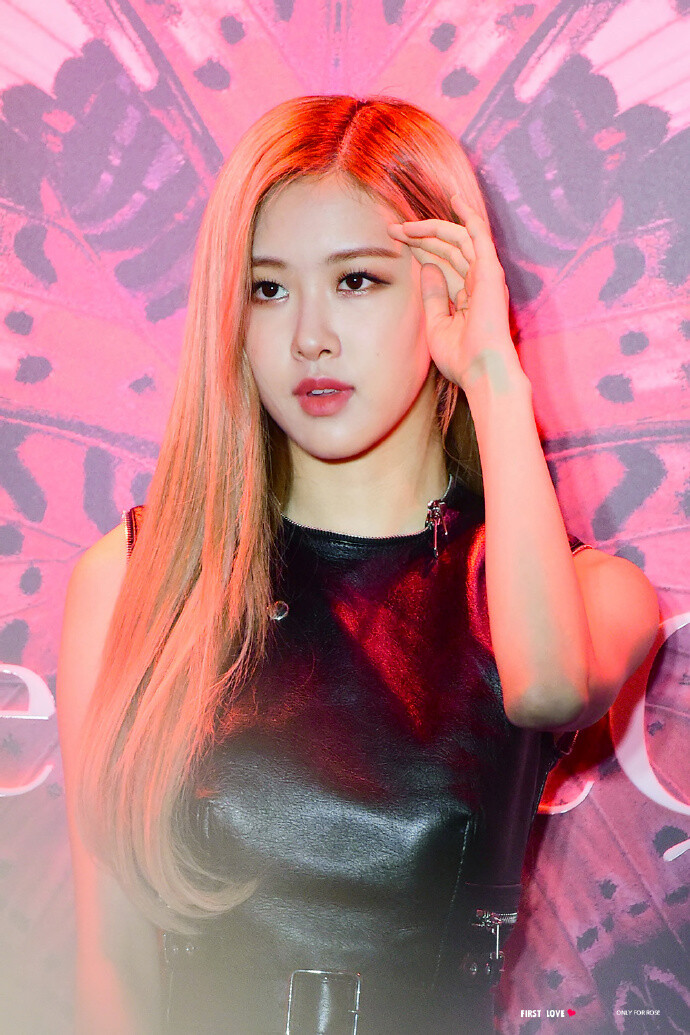 181016 BLACKPINK ROSÉ
Alexander McQueen 