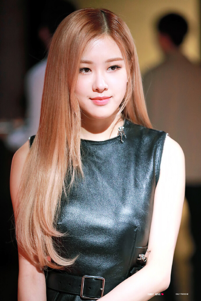 181016 BLACKPINK ROSÉ
Alexander McQueen 