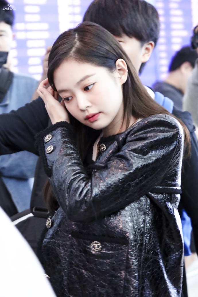 180930 仁川机场出境 jennie