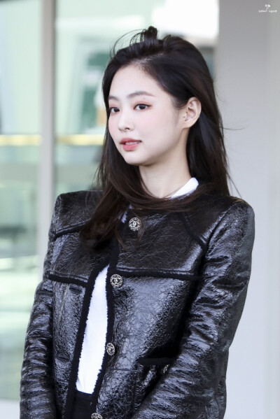 180930 仁川机场出境 jennie