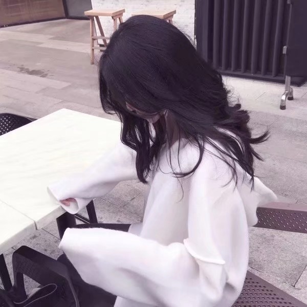 “好时勿说尽秘密，
恼时勿言及隐私。” ​​​​