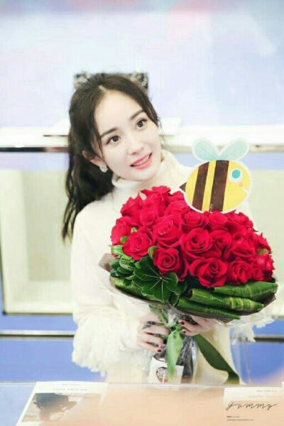 好久没发大幂幂的美照了