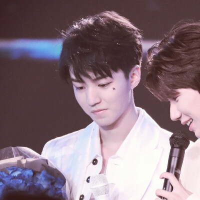 下周更新小源生日会的 by沈妤昔。