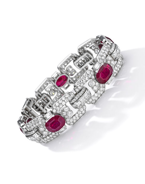 2016苏富比拍品鉴赏——著名品牌经典早期珠宝【法国】卡地亚（Cartier ）天然缅甸红宝石配钻石手链，年份约1920。